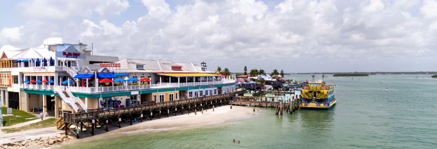 Hooters at Johns Pass